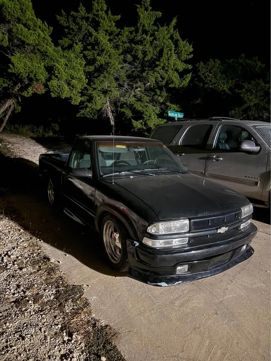 2000 Chevrolet S-10 - Image 10 of 11