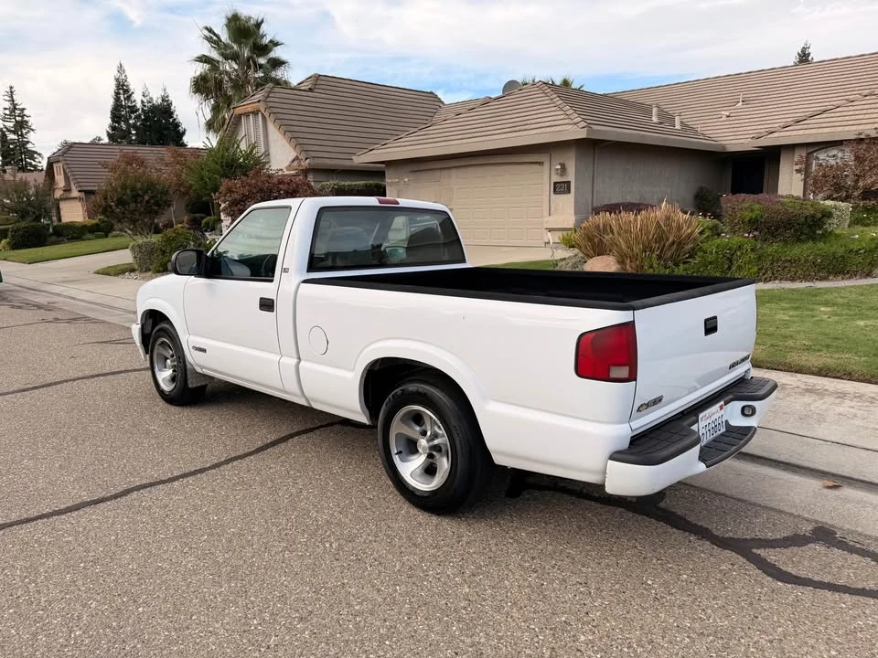2000 Chevrolet S-10 - Image 7 of 10