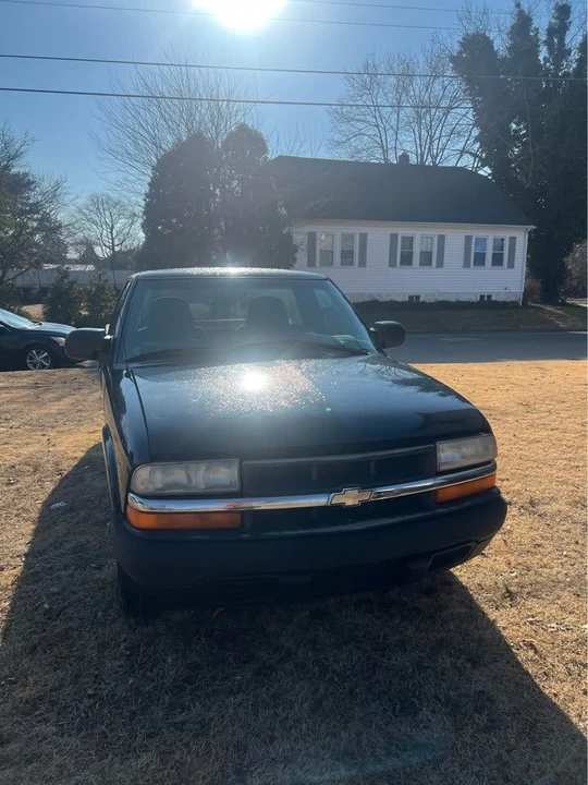 2000 Chevrolet S-10 - Image 3 of 11