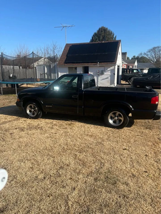 2000 Chevrolet S-10 - Image 2 of 11