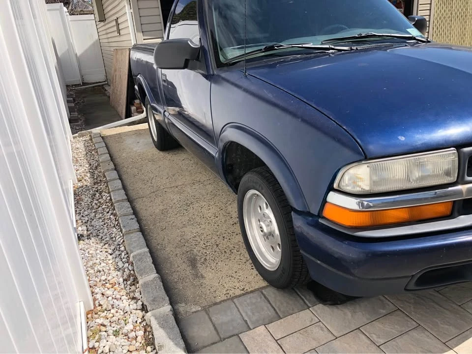 2000 Chevrolet S-10 - Image 2 of 7