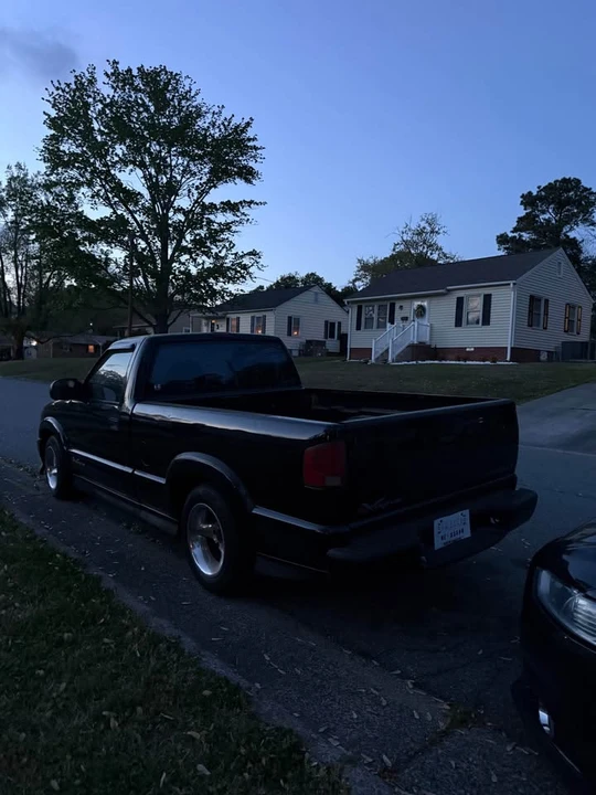 2000 Chevrolet S-10 Blazer 2nd Gen - Image 3 of 8