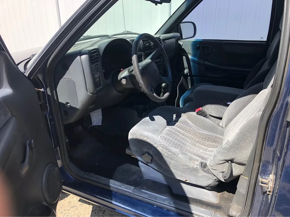 2000 Chevrolet S-10 - Image 6 of 7