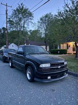 2000 Chevrolet S-10 LS Short Bed