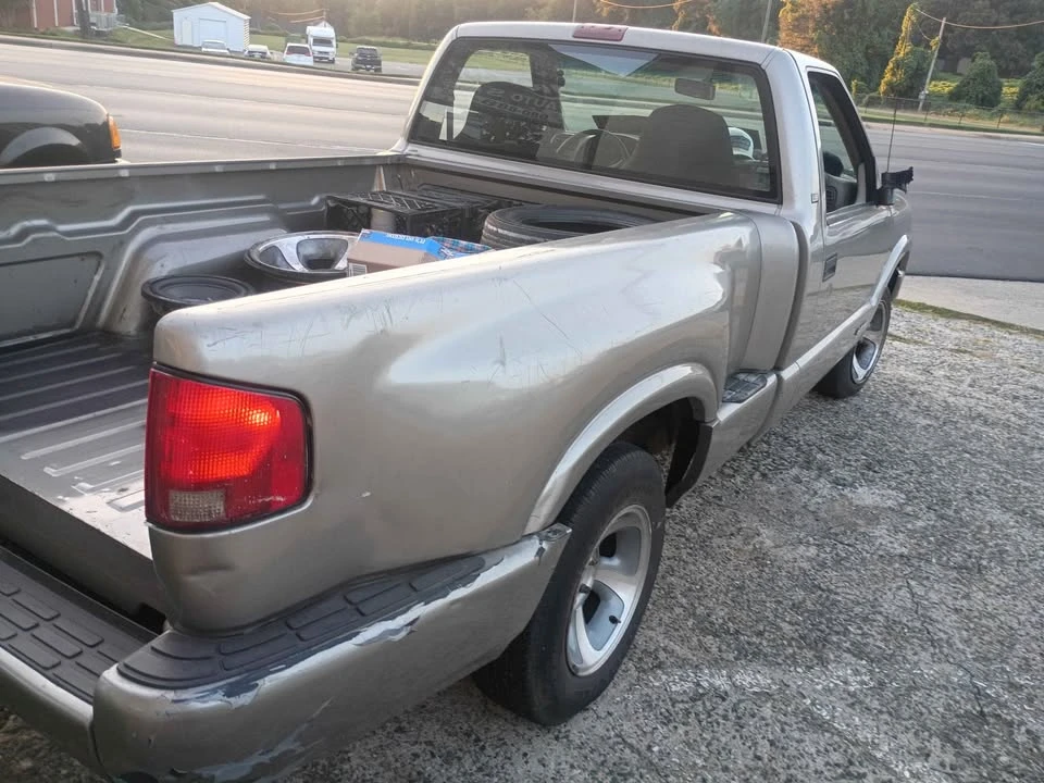 2000 Chevrolet S-10 - Image 3 of 10