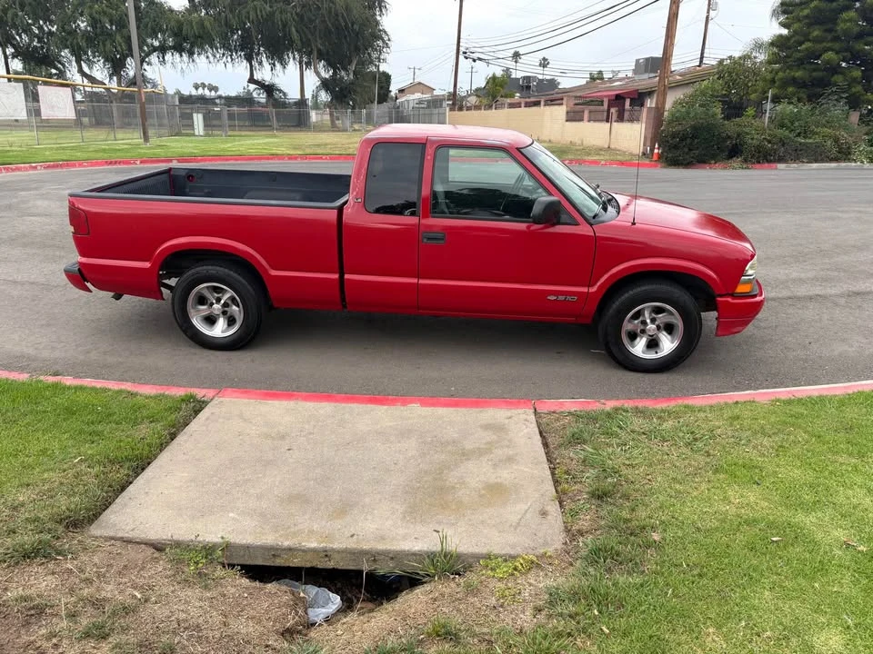 2000 Chevrolet S-10 - Image 5 of 8
