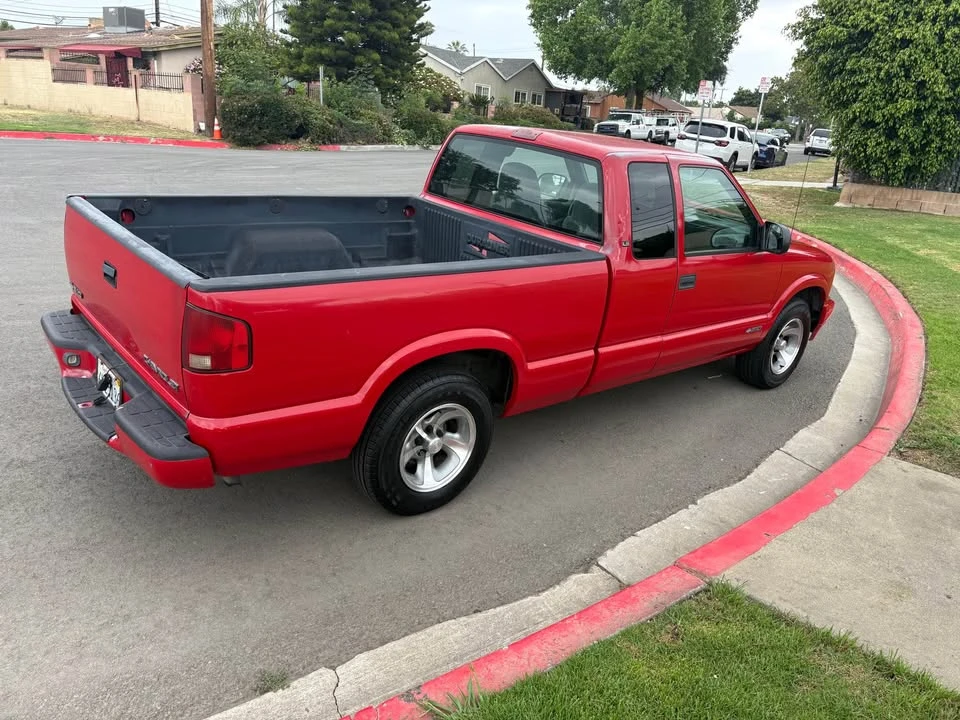 2000 Chevrolet S-10 - Image 6 of 8