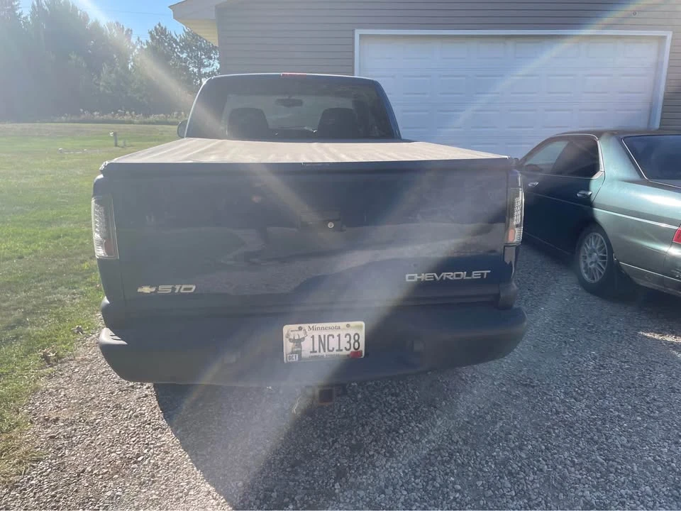 2000 Chevrolet S-10 - Image 5 of 12