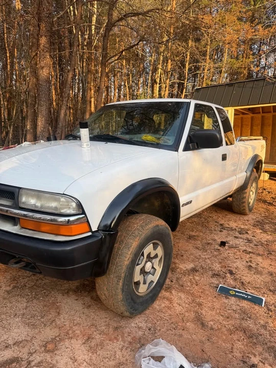 2000 Chevrolet S-10 Blazer 2nd Gen - Image 3 of 4