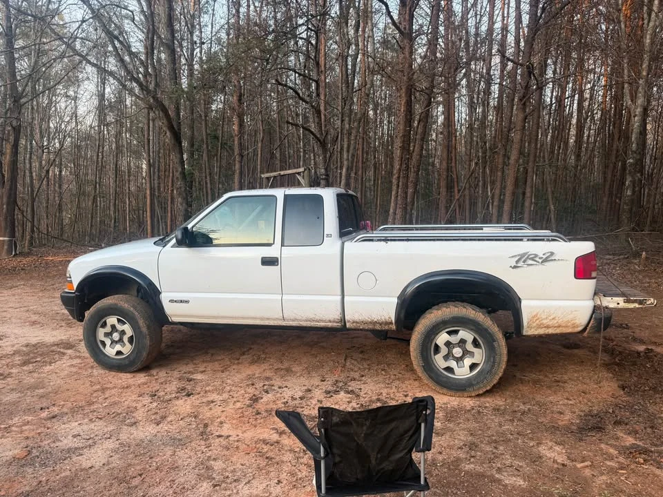 2000 Chevrolet S-10 Blazer 2nd Gen - Image 2 of 4