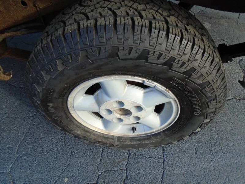 2000 Chevrolet S-10 - Image 5 of 8