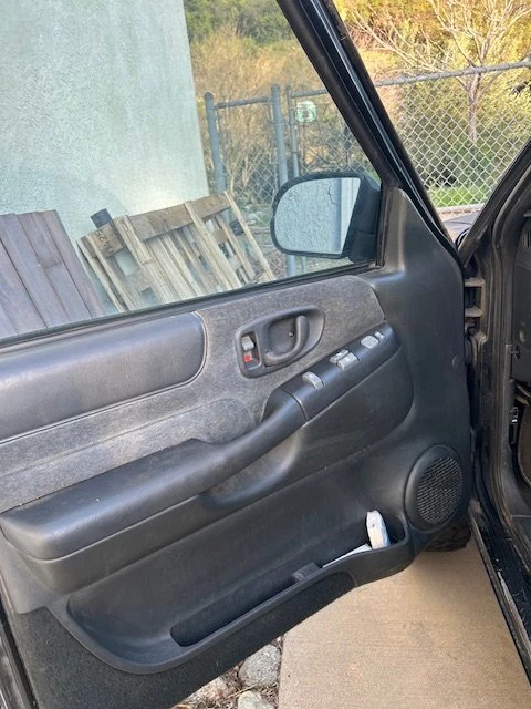 2000 Chevrolet S-10 Blazer 2nd Gen - Image 16 of 20