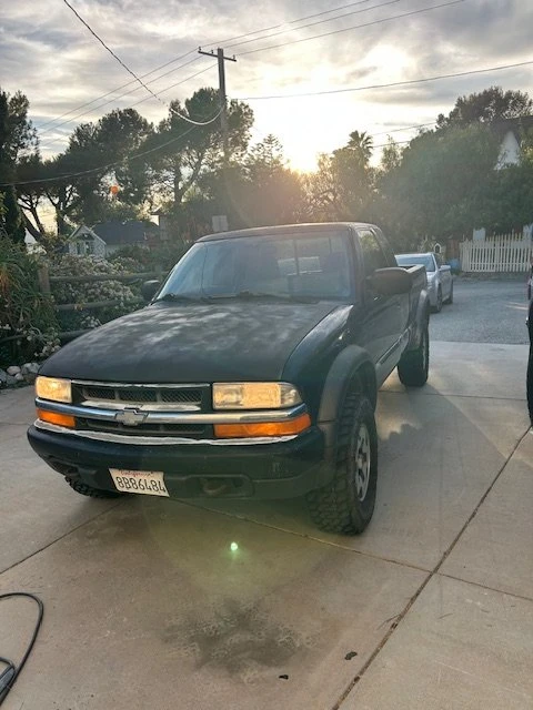2000 Chevrolet S-10 Blazer 2nd Gen - Image 2 of 20