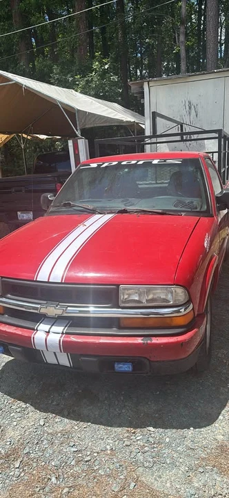 2000 Chevrolet S-10 - Image 2 of 4