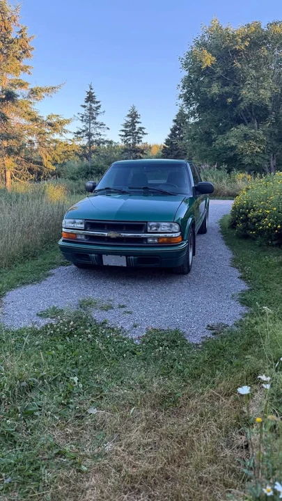 2000 Chevrolet S-10 Blazer 2nd Gen - Image 3 of 10
