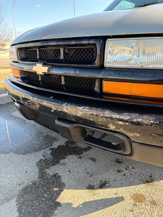 2000 Chevrolet S-10 - Image 2 of 8