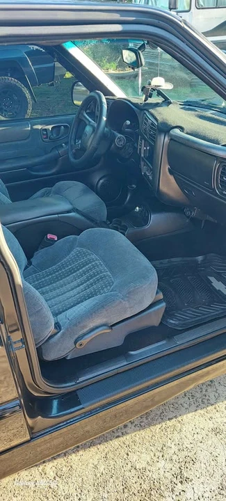 2000 Chevrolet S-10 - Image 13 of 19