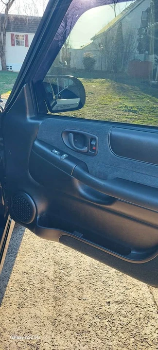 2000 Chevrolet S-10 - Image 12 of 19