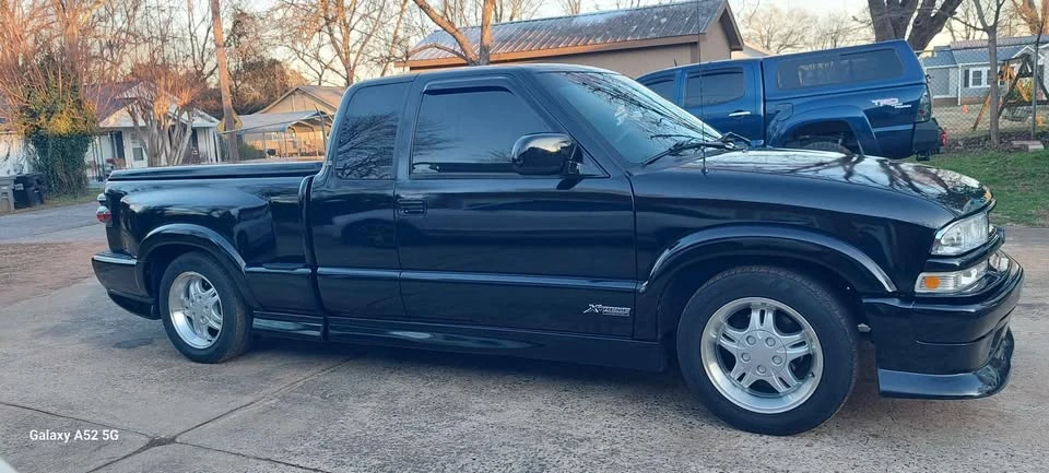 2000 Chevrolet S-10 - Image 2 of 19