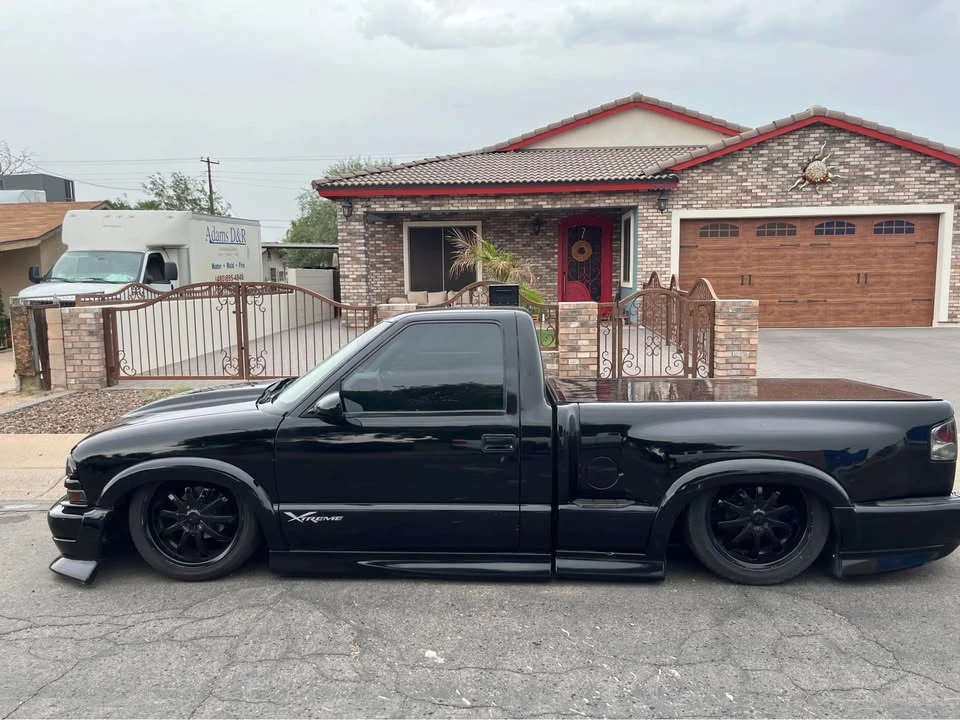 2000 Chevrolet S-10 - Image 2 of 17