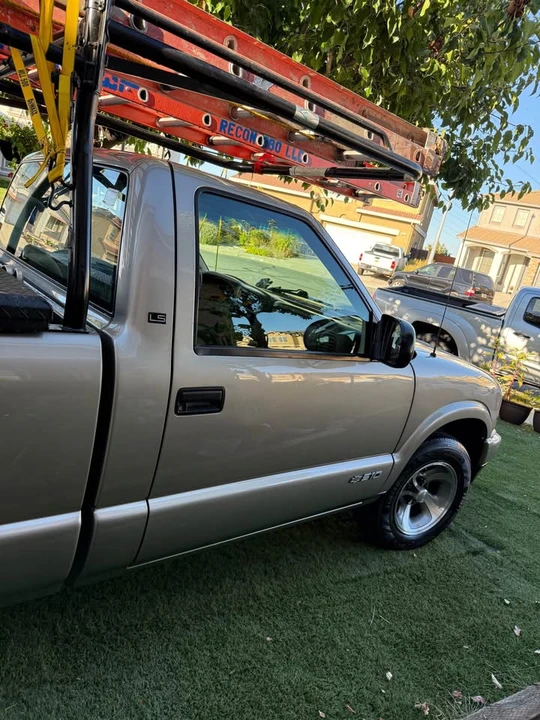 2000 Chevrolet S-10 - Image 2 of 8