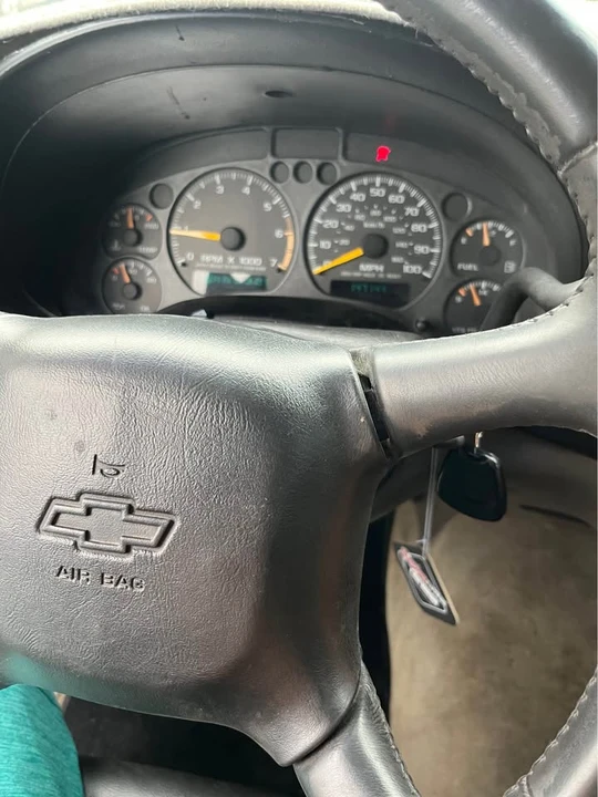 2000 Chevrolet S-10 - Image 13 of 17