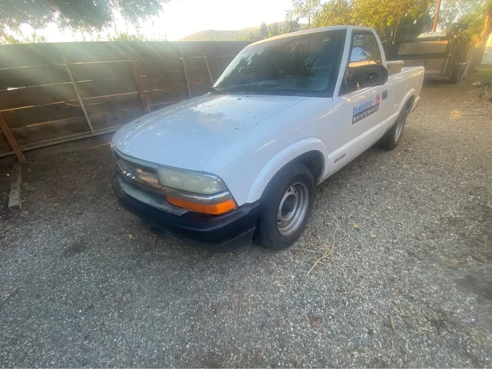 2000 Chevrolet S-10 - Image 3 of 4