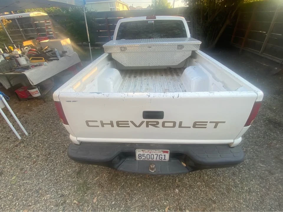 2000 Chevrolet S-10 - Image 2 of 4
