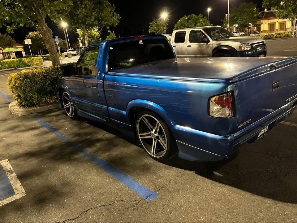 2000 Chevrolet S-10 - Image 2 of 4