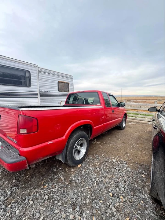 2000 Chevrolet S-10 - Image 3 of 7