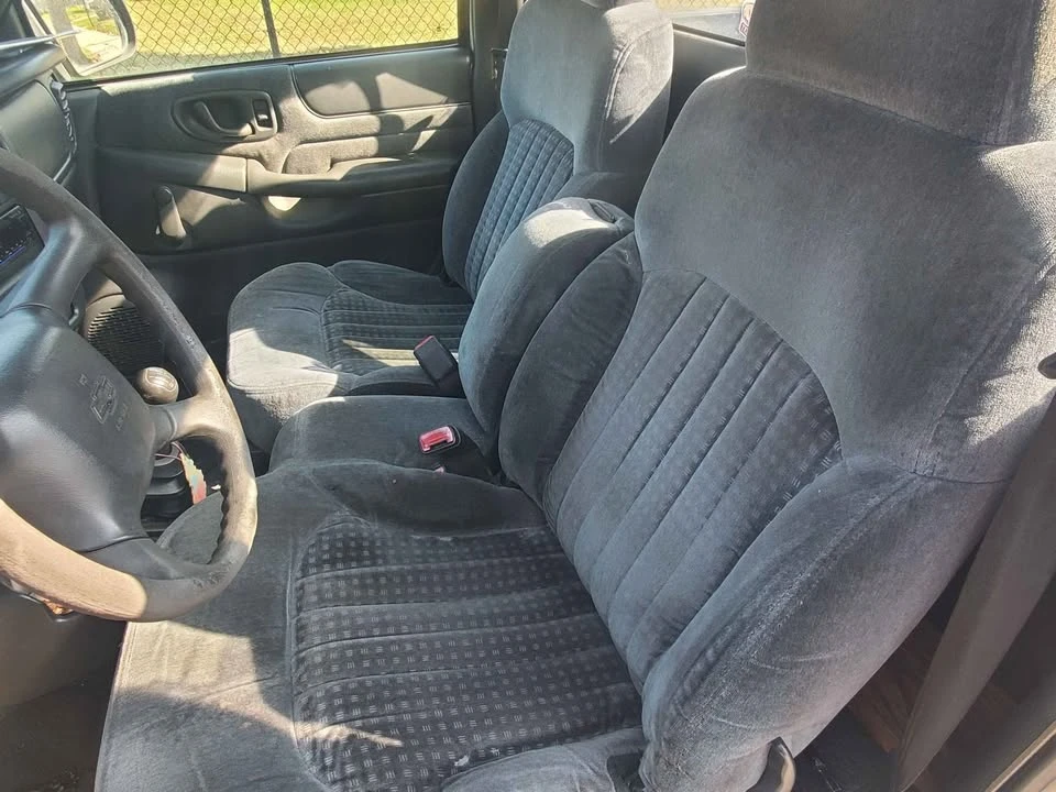 2000 Chevrolet S-10 - Image 2 of 6