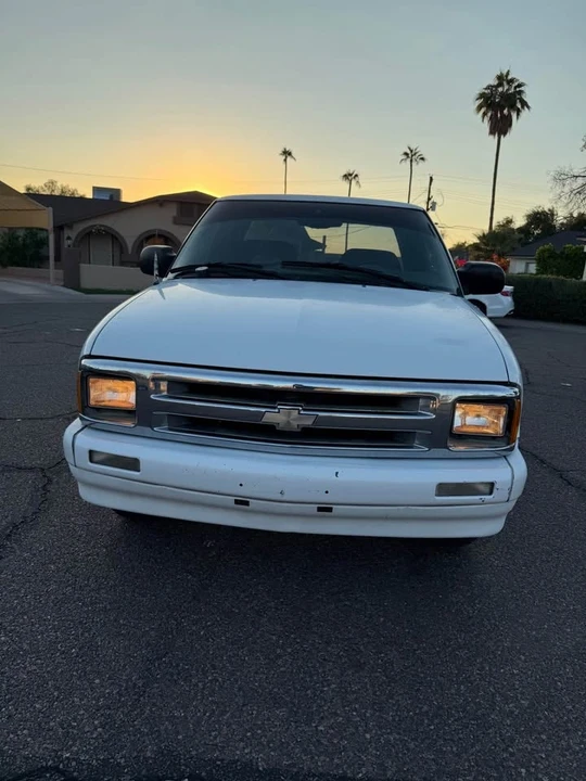 2000 Chevrolet S-10 - Image 6 of 9