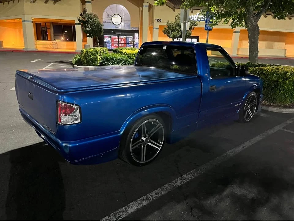 2000 Chevrolet S-10 - Image 4 of 4