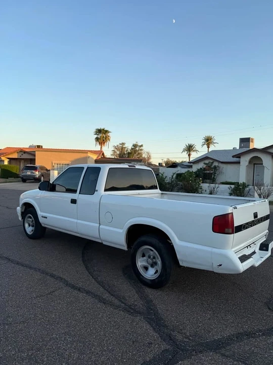 2000 Chevrolet S-10 - Image 7 of 9