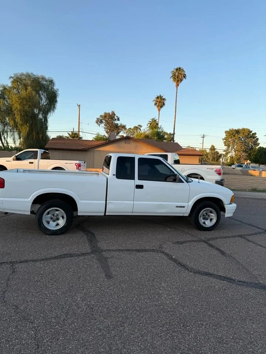 2000 Chevrolet S-10 - Image 5 of 9