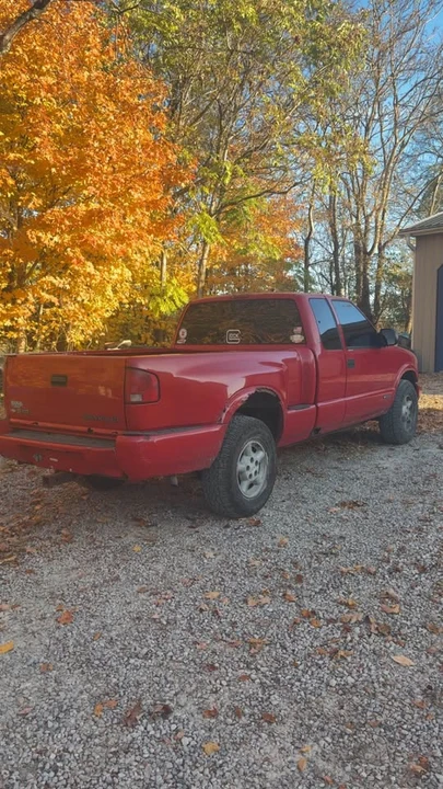 2000 Chevrolet S-10 - Image 3 of 6