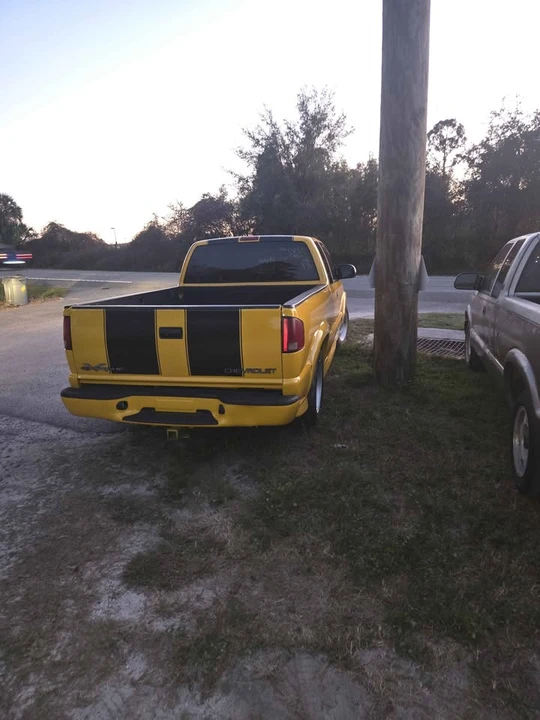 2000 Chevrolet S-10 - Image 4 of 9