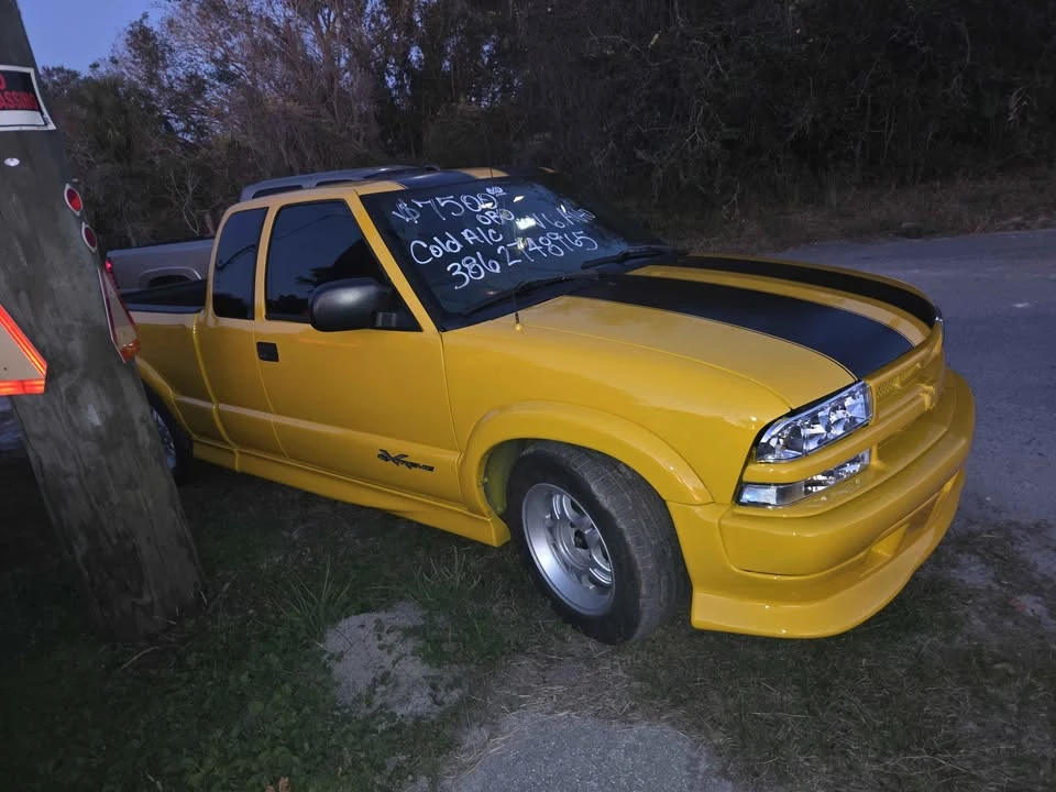 2000 Chevrolet S-10 - Image 2 of 9