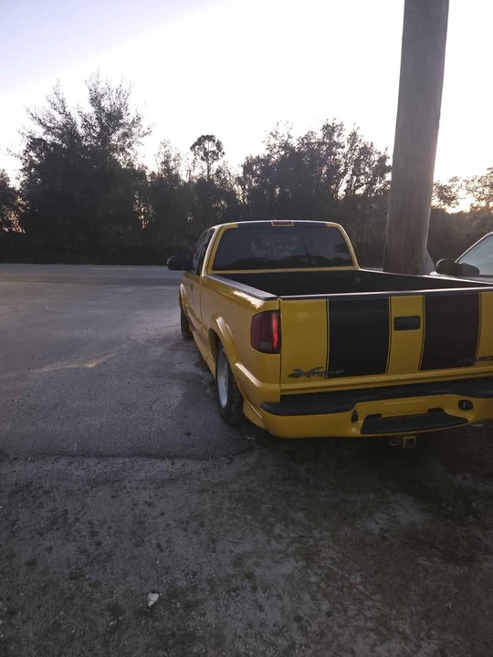2000 Chevrolet S-10 - Image 5 of 9