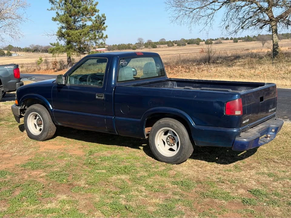 2000 Chevrolet S-10 - Image 3 of 7