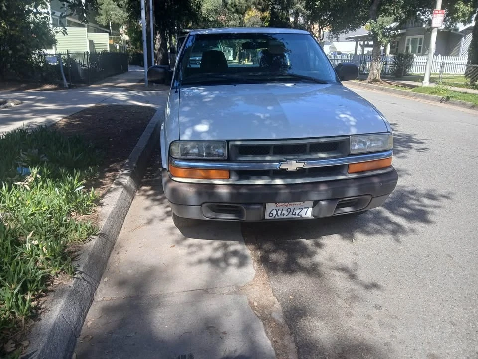 2000 Chevrolet S-10 - Image 4 of 4