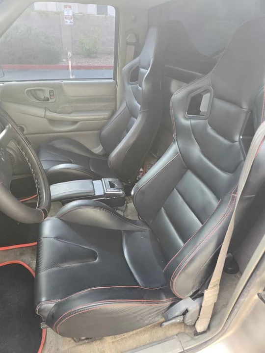 2000 Chevrolet S-10 - Image 7 of 12
