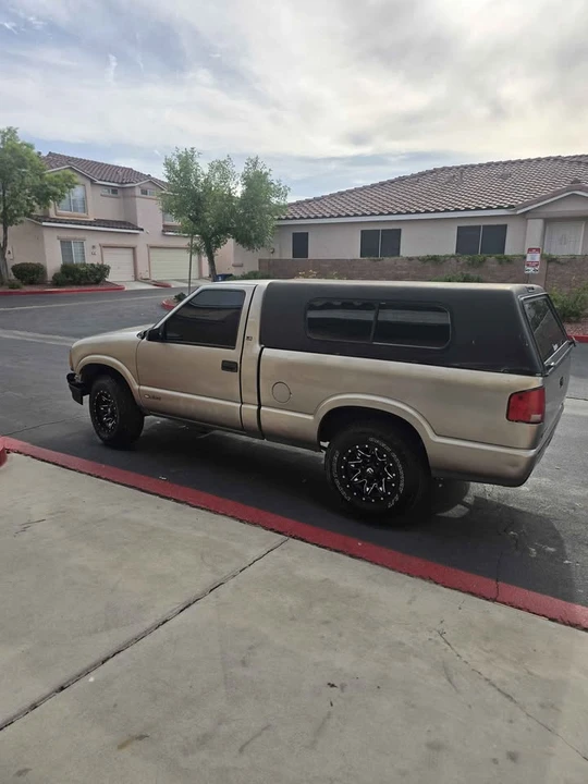 2000 Chevrolet S-10 - Image 12 of 12