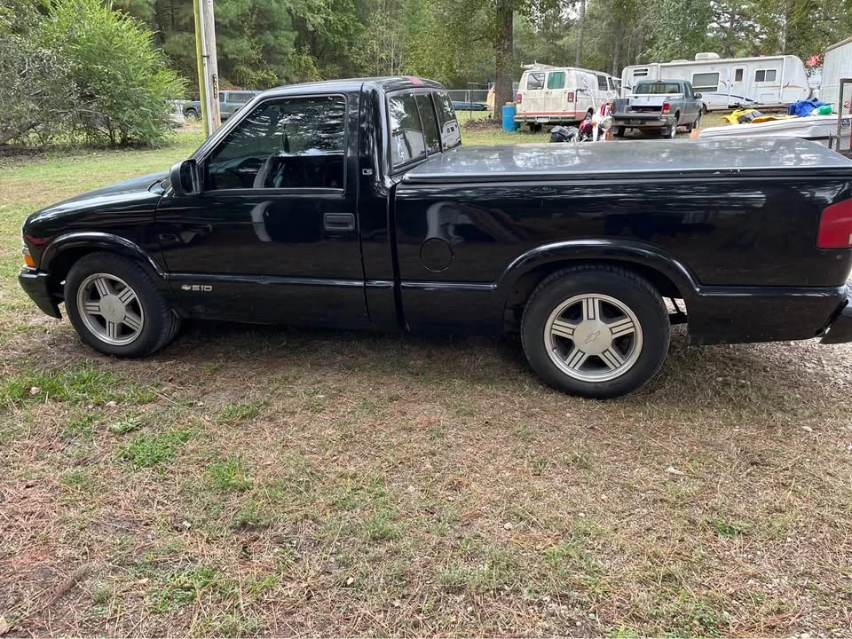 2000 Chevrolet S-10 - Image 3 of 5
