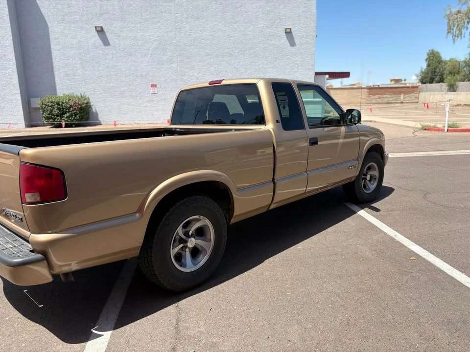 2000 Chevrolet S-10 - Image 4 of 10