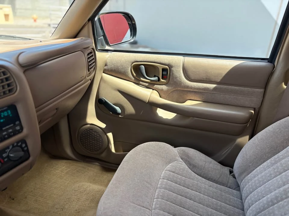 2000 Chevrolet S-10 - Image 9 of 10