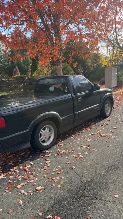 2000 Chevrolet S-10 - Image 2 of 4