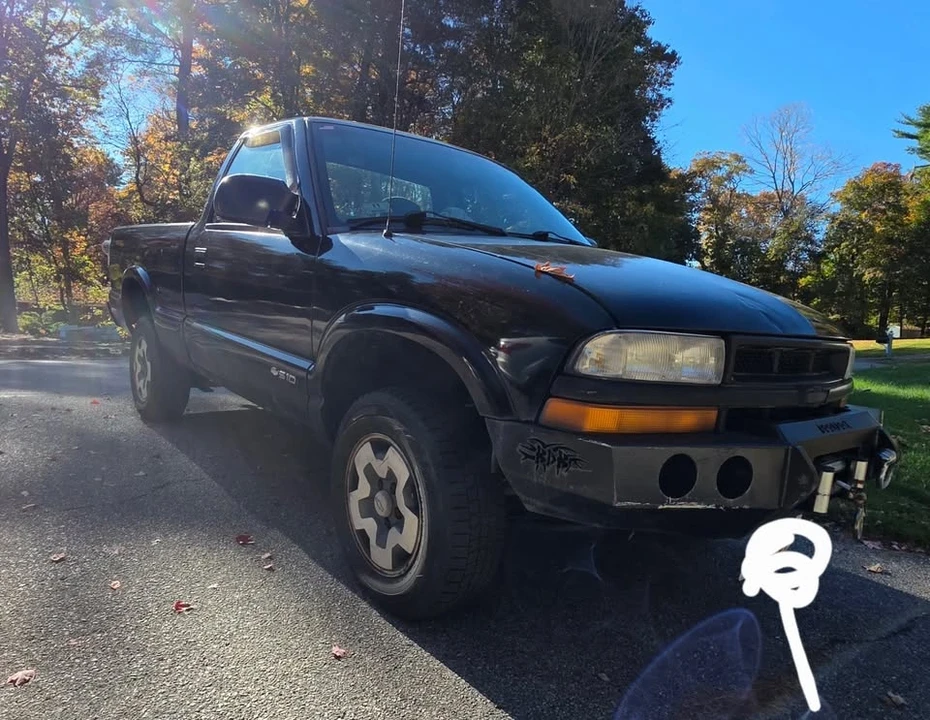 2000 Chevrolet S-10 Blazer 2nd Gen - Image 2 of 5