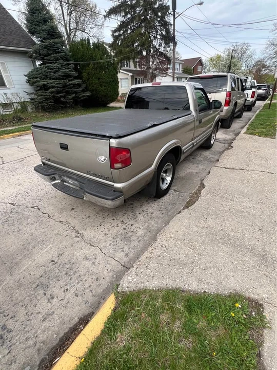 2000 Chevrolet S-10 - Image 4 of 6