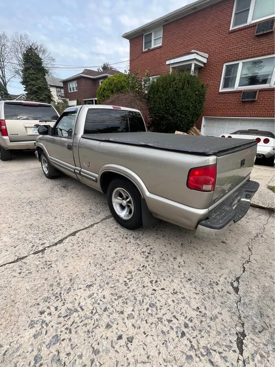 2000 Chevrolet S-10 - Image 5 of 6